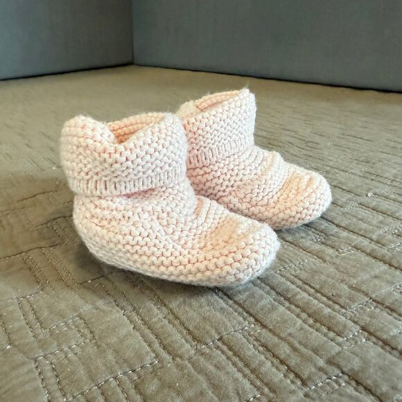 Baby Gap Pink Knit Booties Slippers 0-3 Months Baby Girl Seed Stitch - Picture 1 of 10